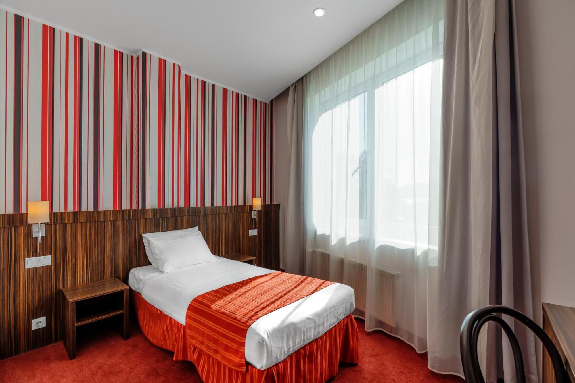 Rija Vef Hotel With Free Parking Riga Quarto foto