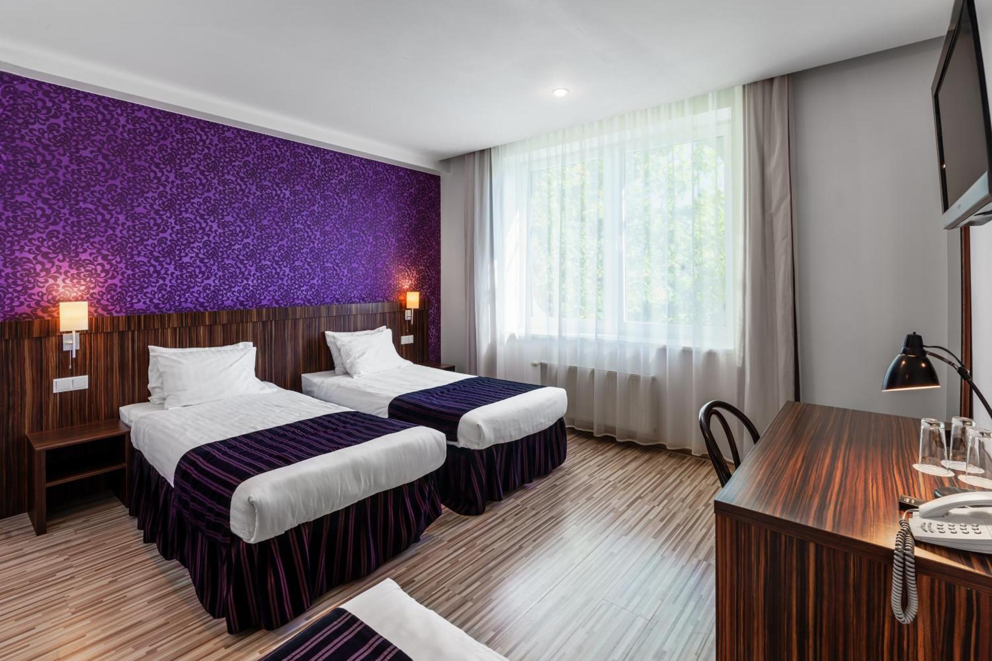 Rija Vef Hotel With Free Parking Riga Exterior foto