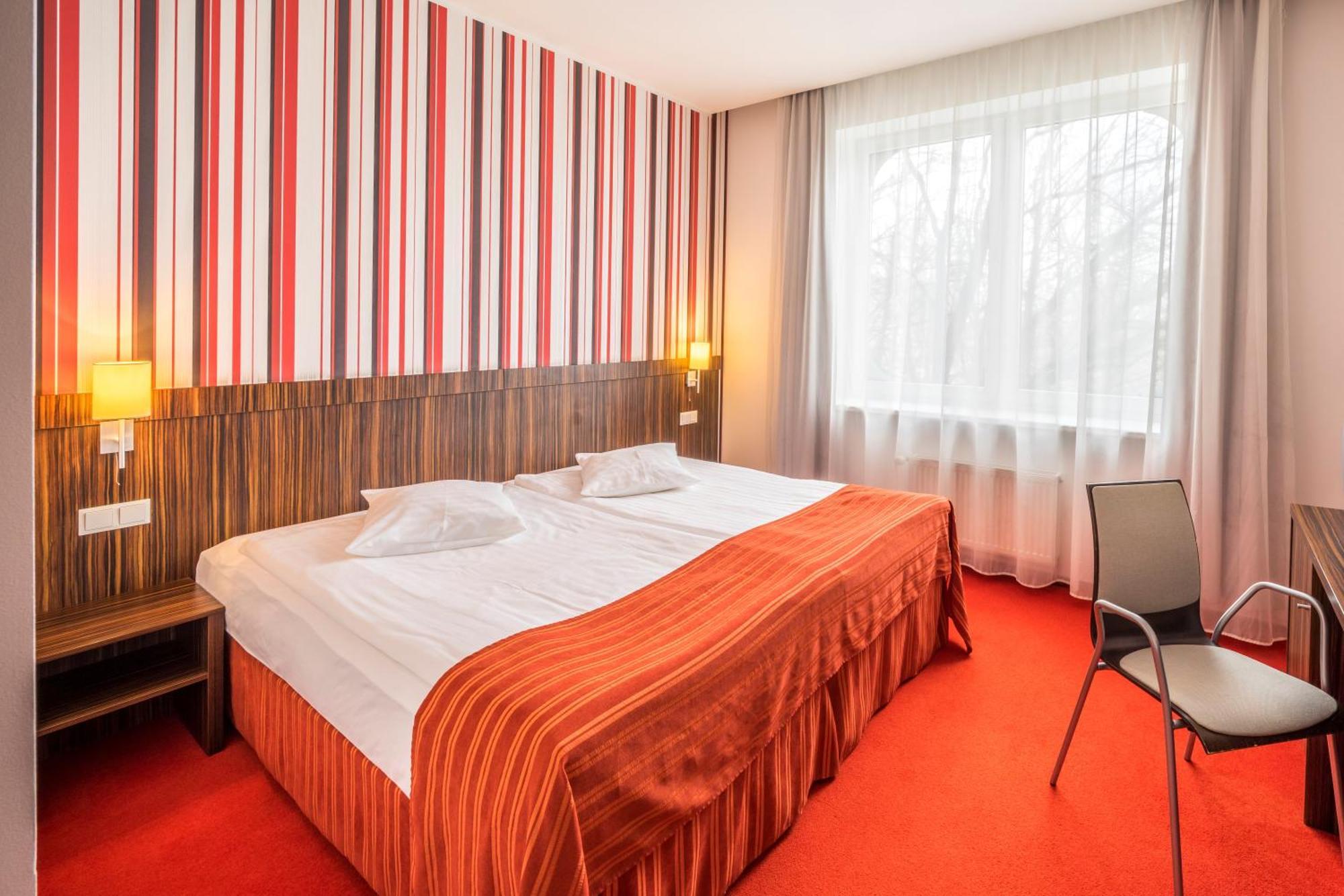 Rija Vef Hotel With Free Parking Riga Quarto foto